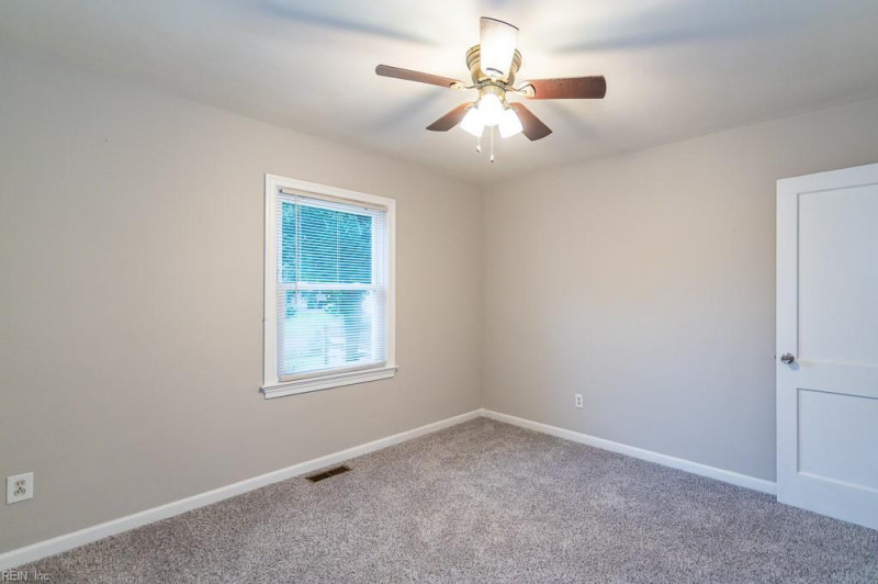 Photo 27 of 44 residential for sale in Hampton virginia