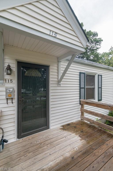 Photo 4 of 44 residential for sale in Hampton virginia