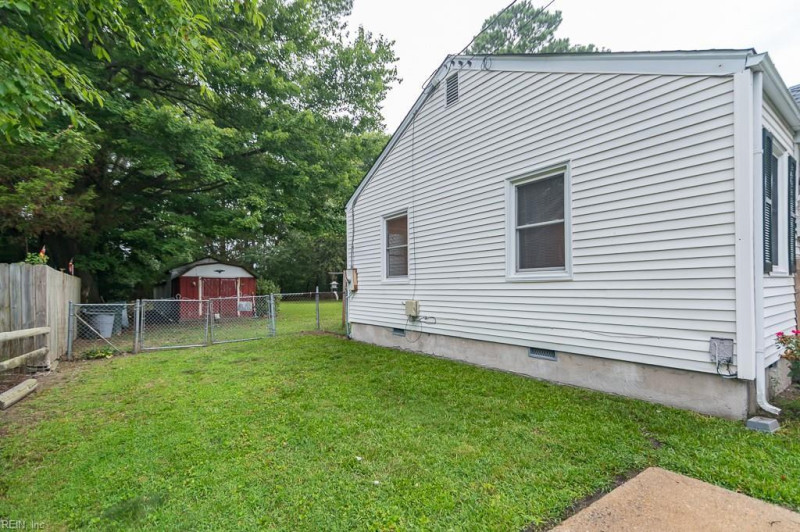 Photo 9 of 44 residential for sale in Hampton virginia