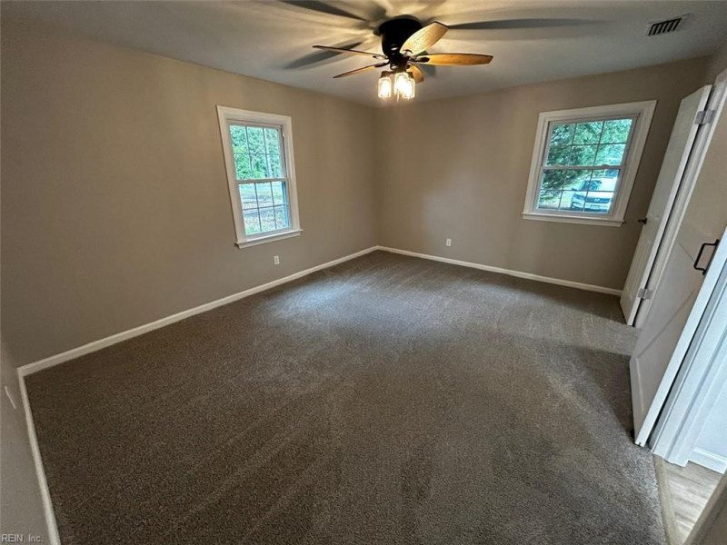 Photo 13 of 25 residential for sale in Chesapeake virginia