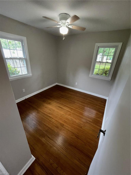 Photo 20 of 25 residential for sale in Chesapeake virginia