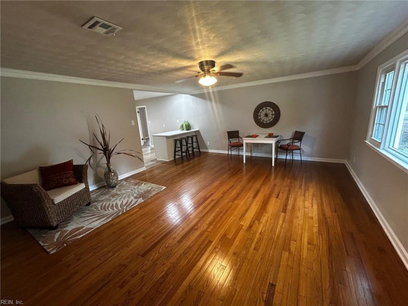 Photo 4 of 25 residential for sale in Chesapeake virginia