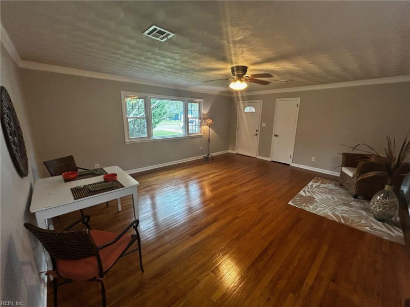 Photo 5 of 25 residential for sale in Chesapeake virginia