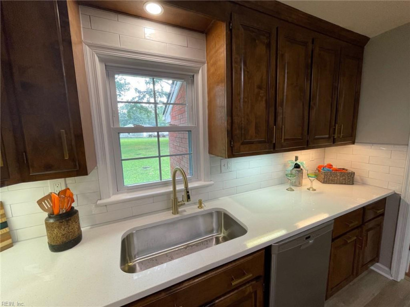 Photo 8 of 25 residential for sale in Chesapeake virginia