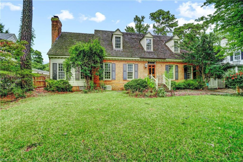 Photo 1 of 33 residential for sale in Norfolk virginia