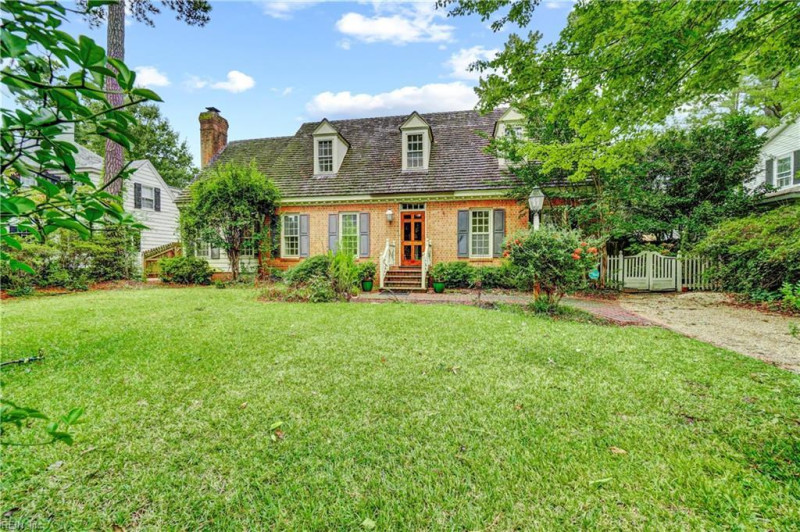 Photo 2 of 33 residential for sale in Norfolk virginia