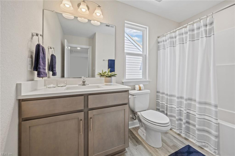 Photo 12 of 18 residential for sale in Suffolk virginia