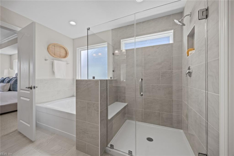 Photo 17 of 18 residential for sale in Suffolk virginia