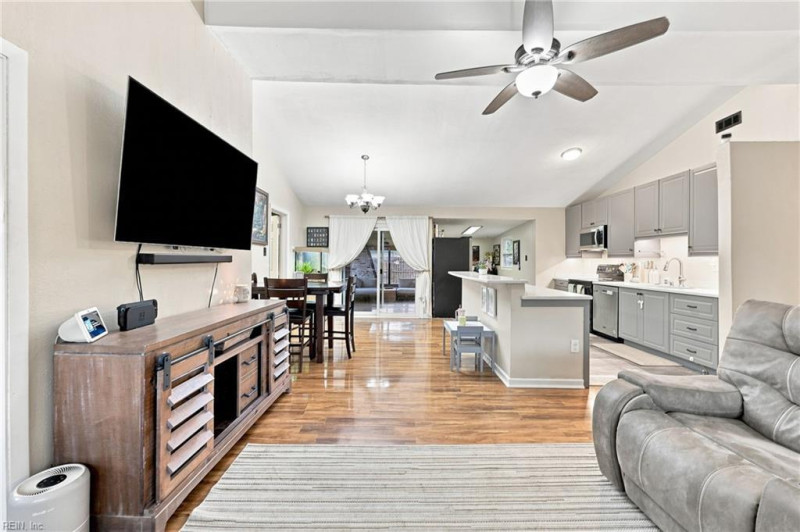 Photo 11 of 46 residential for sale in Norfolk virginia