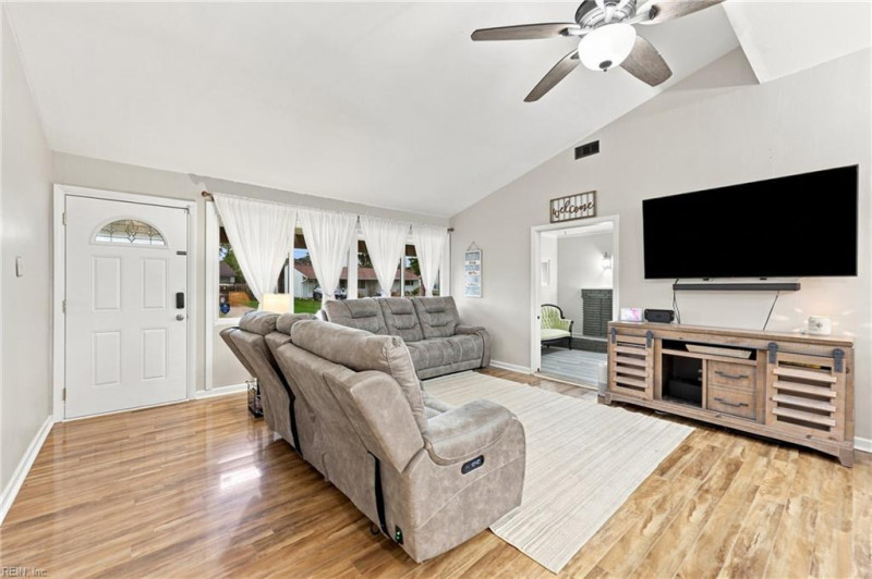 Photo 8 of 46 residential for sale in Norfolk virginia