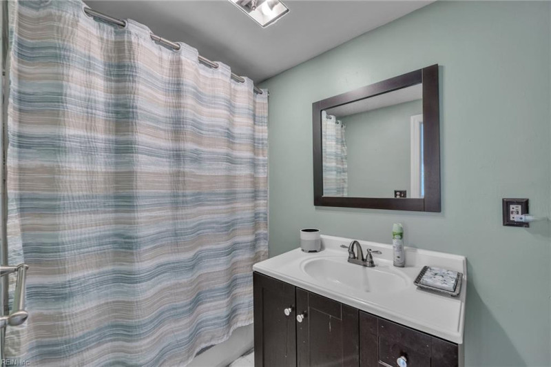 Photo 13 of 42 residential for sale in Norfolk virginia