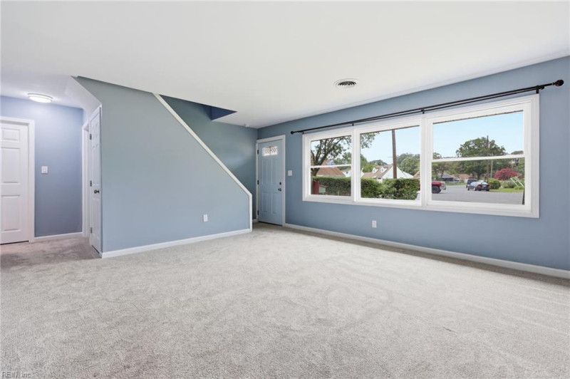 Photo 15 of 36 residential for sale in Chesapeake virginia