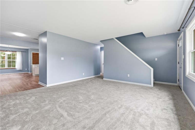 Photo 16 of 36 residential for sale in Chesapeake virginia