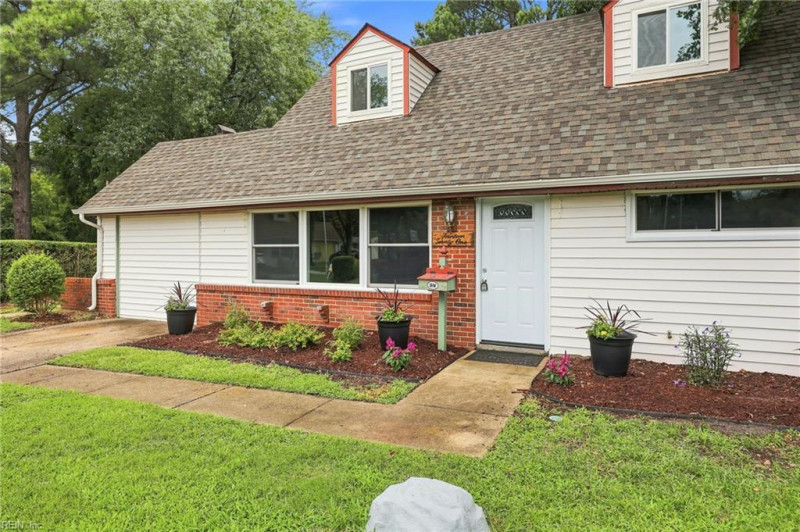 Photo 25 of 36 residential for sale in Chesapeake virginia