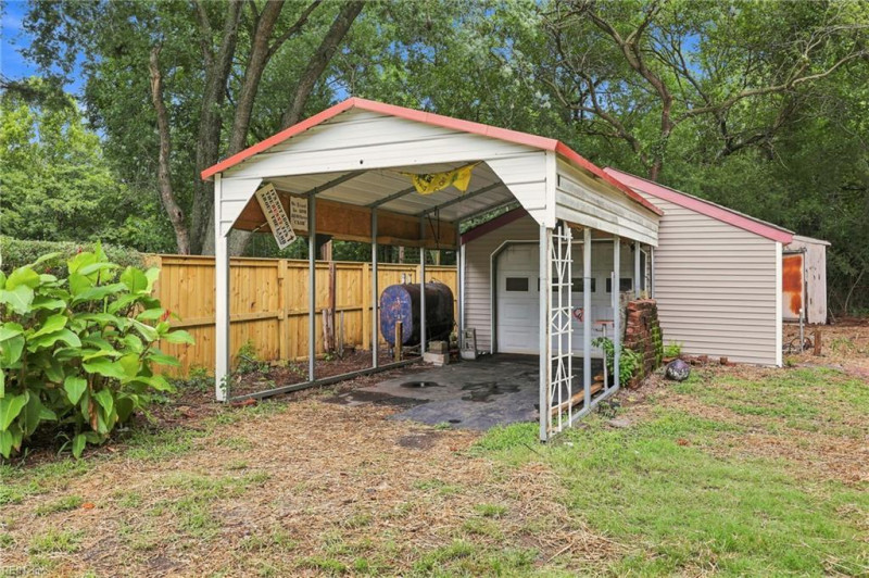 Photo 26 of 36 residential for sale in Chesapeake virginia