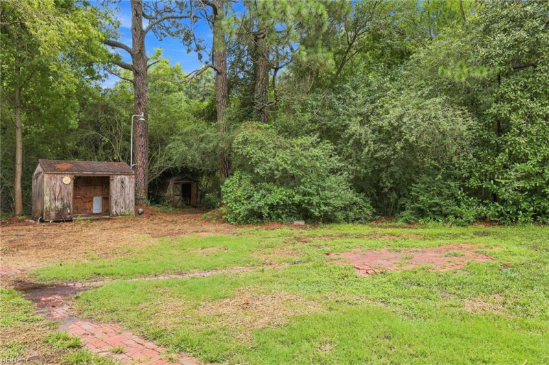 Photo 27 of 36 residential for sale in Chesapeake virginia