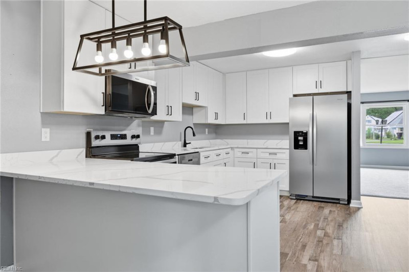 Photo 4 of 36 residential for sale in Chesapeake virginia