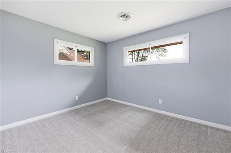 Photo 6 of 36 residential for sale in Chesapeake virginia