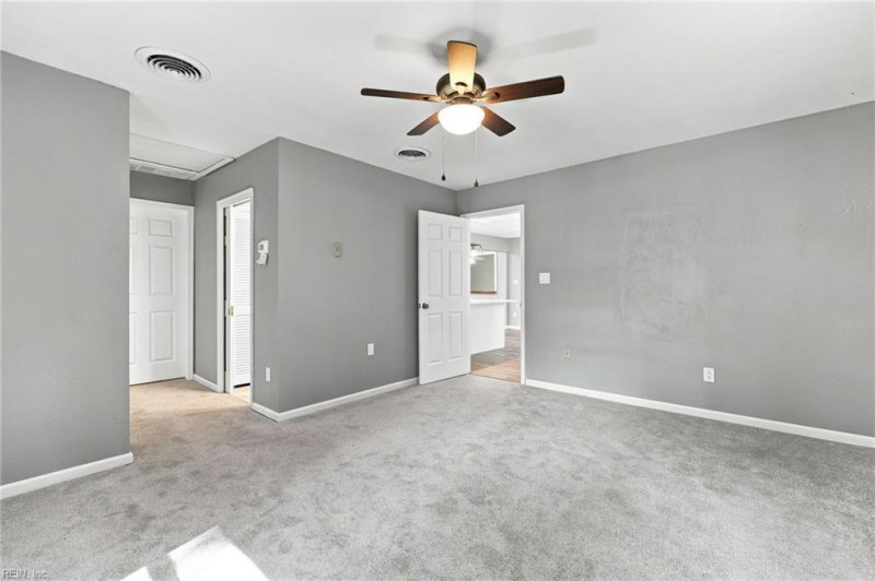 Photo 9 of 36 residential for sale in Chesapeake virginia
