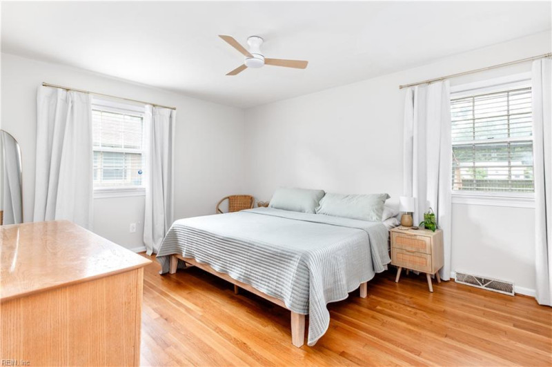 Photo 27 of 38 residential for sale in Newport News virginia