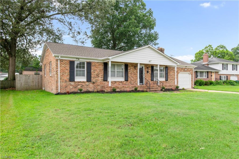 Photo 4 of 38 residential for sale in Newport News virginia