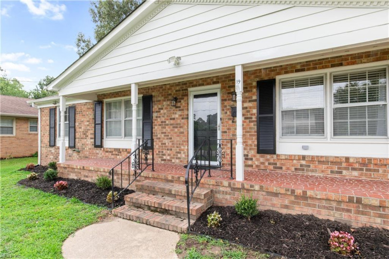 Photo 6 of 38 residential for sale in Newport News virginia