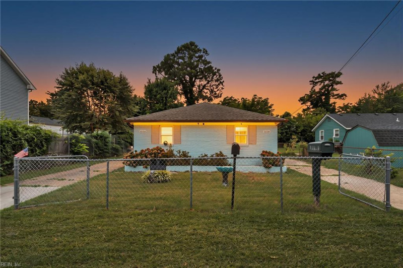 Photo 1 of 38 residential for sale in Norfolk virginia