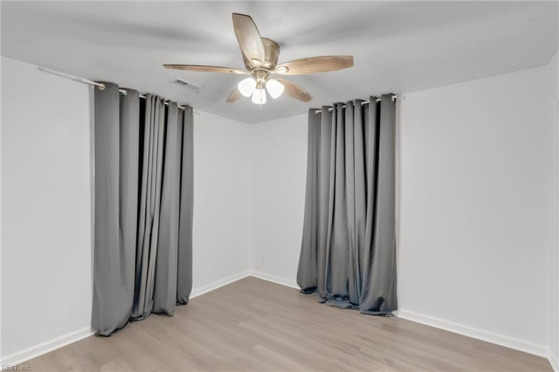 Photo 17 of 38 residential for sale in Norfolk virginia