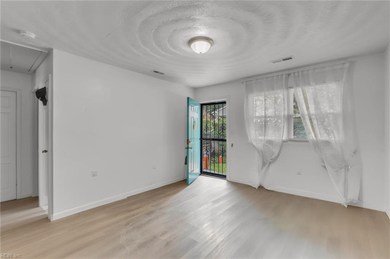 Photo 27 of 38 residential for sale in Norfolk virginia
