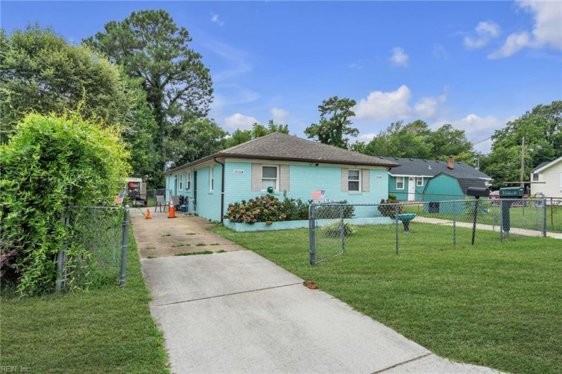 Photo 3 of 38 residential for sale in Norfolk virginia