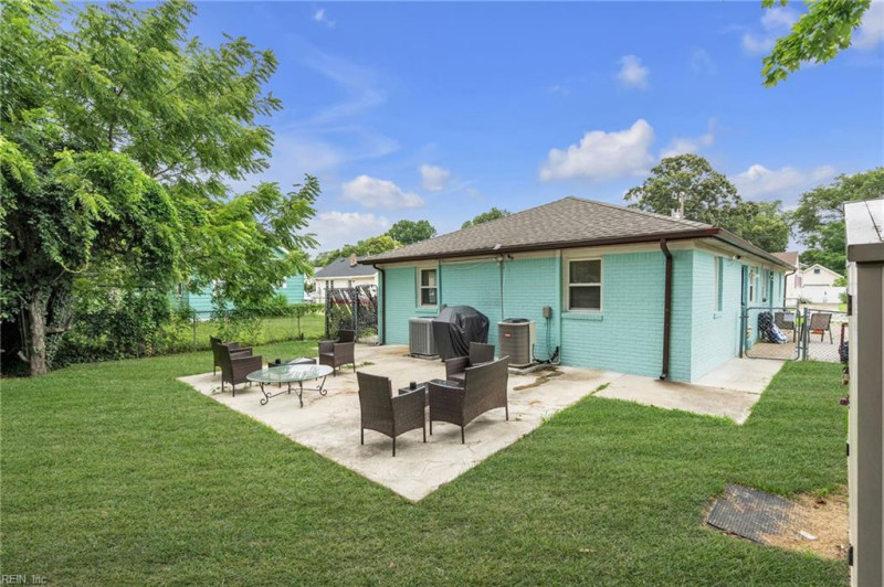 Photo 7 of 38 residential for sale in Norfolk virginia