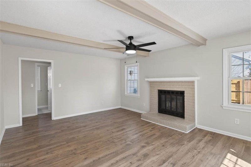 Photo 13 of 38 residential for sale in Virginia Beach virginia
