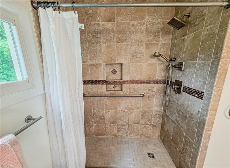Photo 14 of 21 residential for sale in Norfolk virginia