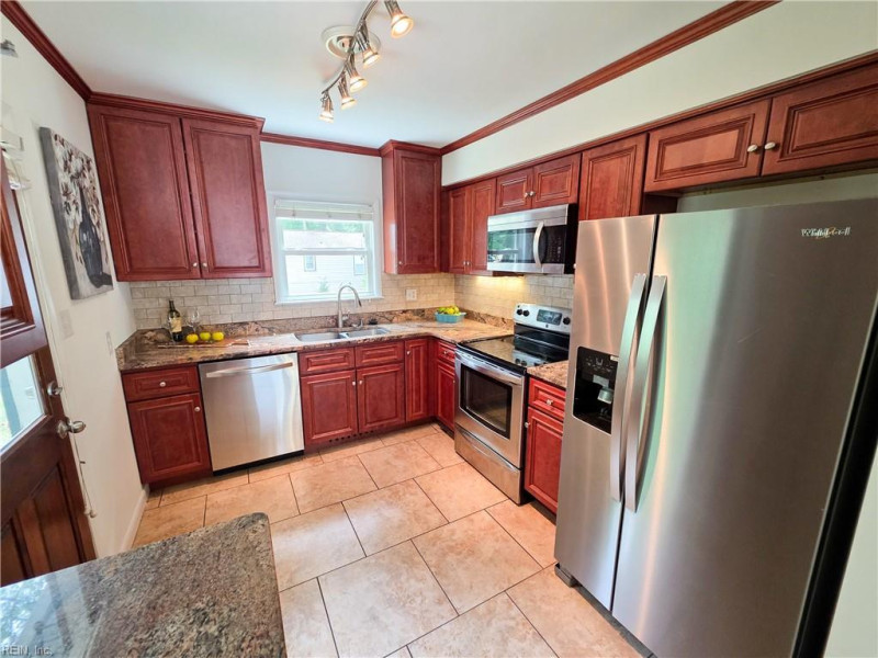 Photo 4 of 21 residential for sale in Norfolk virginia