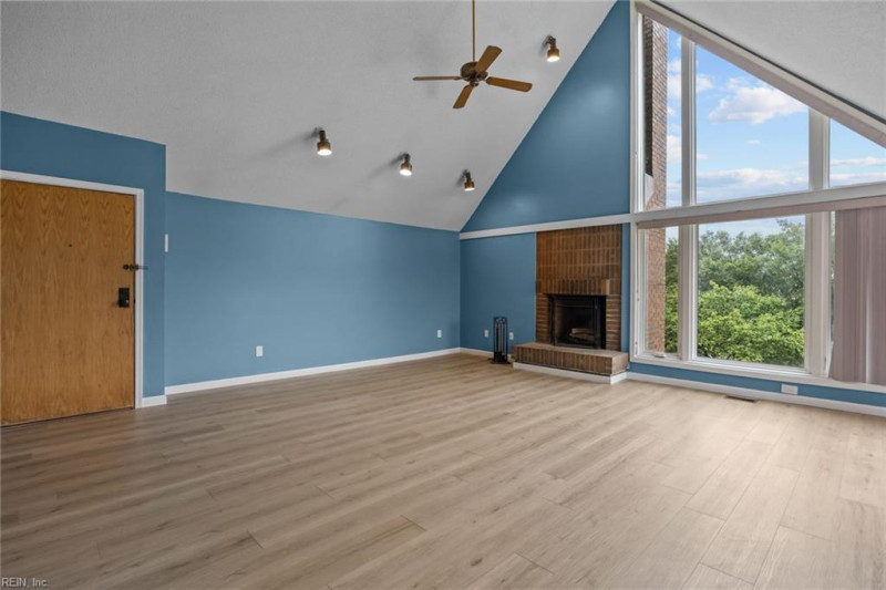 Photo 3 of 13 residential for sale in Norfolk virginia