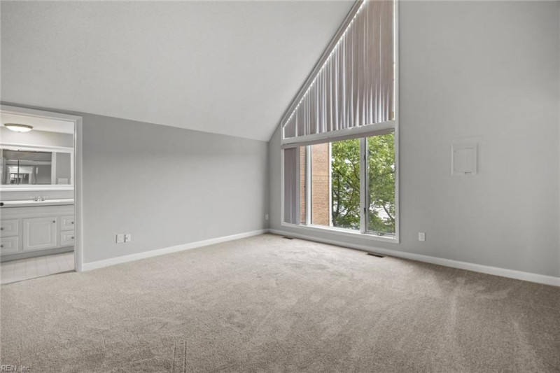 Photo 5 of 13 residential for sale in Norfolk virginia