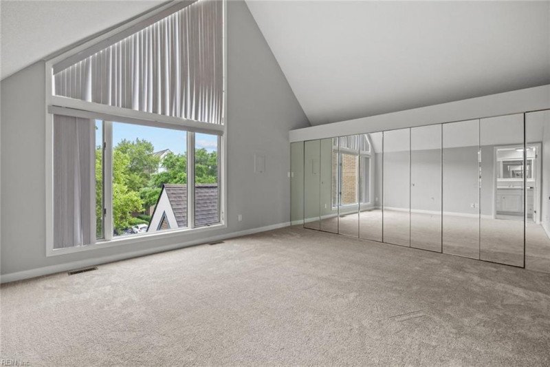 Photo 6 of 13 residential for sale in Norfolk virginia