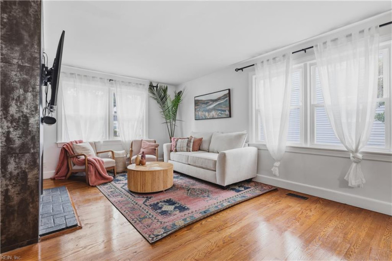 Photo 14 of 48 residential for sale in Norfolk virginia