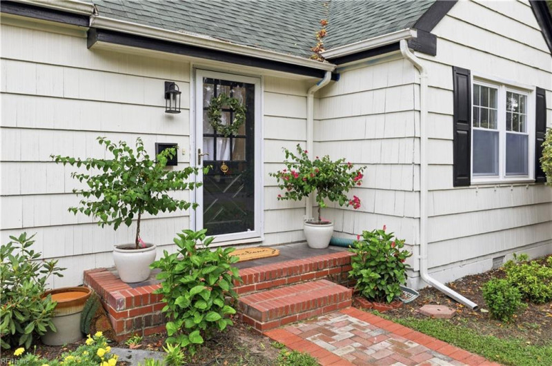 Photo 3 of 48 residential for sale in Norfolk virginia