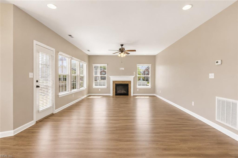 Photo 4 of 39 residential for sale in Chesapeake virginia Photo 4 of 39 residential for sale in Chesapeake virginia