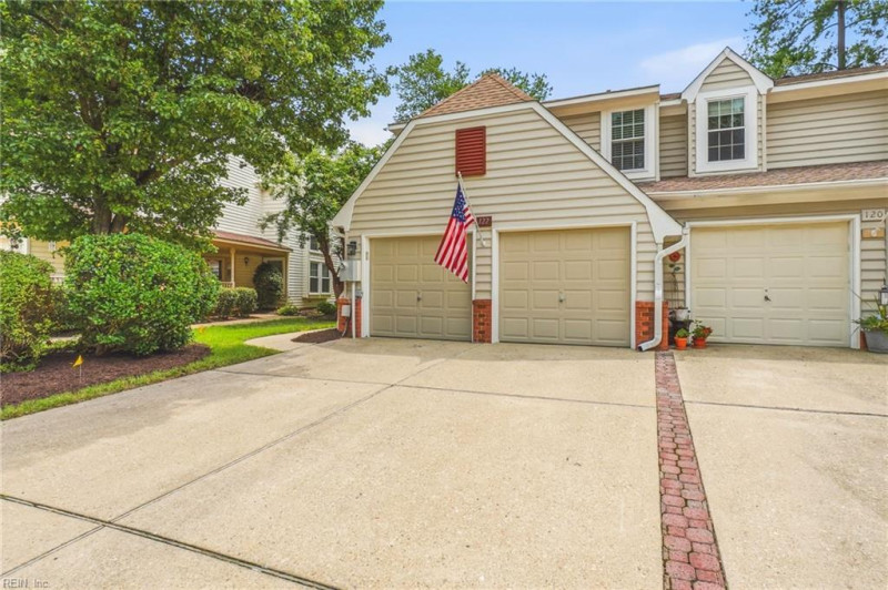 Photo 3 of 48 residential for sale in York County virginia