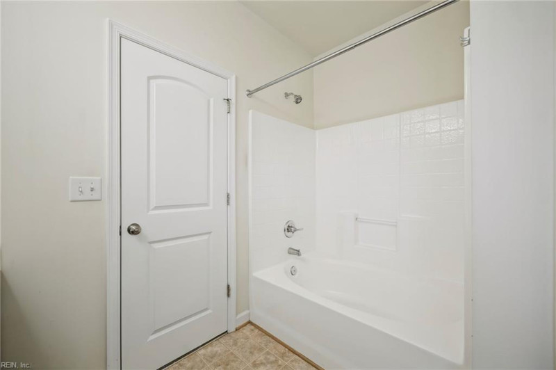 Photo 15 of 26 residential for sale in Chesapeake virginia