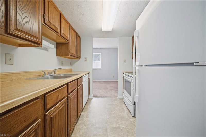 Photo 6 of 28 residential for sale in Newport News virginia