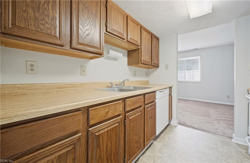 Photo 7 of 28 residential for sale in Newport News virginia