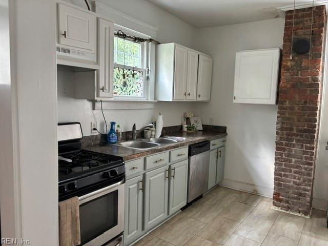 Photo 15 of 32 residential for sale in Portsmouth virginia
