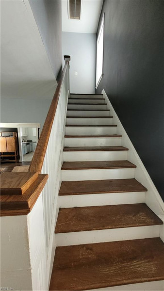 Photo 19 of 32 residential for sale in Portsmouth virginia