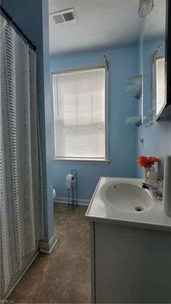 Photo 25 of 32 residential for sale in Portsmouth virginia