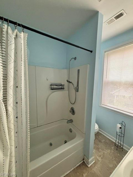 Photo 27 of 32 residential for sale in Portsmouth virginia