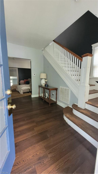 Photo 3 of 32 residential for sale in Portsmouth virginia