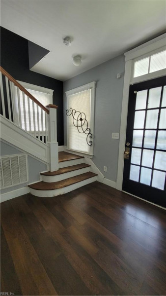 Photo 4 of 32 residential for sale in Portsmouth virginia